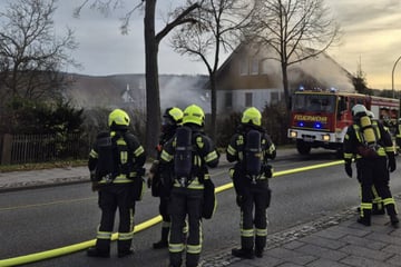 Feuer zerstört Einfamilienhaus: 150.000 Euro Schaden