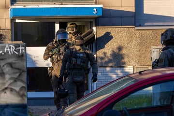 Rocker-Razzia in drei Städten: SEK sucht Waffen und Drogen