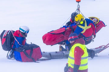 Schwerer Unfall überschattet WM-Generalprobe: Ski-Star nach Sturz im Koma!