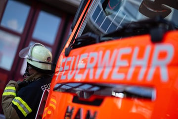 Berlin: Brennendes Auto in Tiefgarage - Feuerwehr mit Großeinsatz vor Ort!