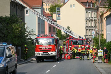 Feuer in Löbau sorgt für Straßensperrung: Was brennt hier?