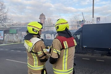 Berlin: Feuer auf Gewerbegelände in Friedrichshain ausgebrochen