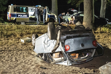 Tragischer Unfall auf der B96! Auto kracht gegen Baum: Fahrer stirbt
