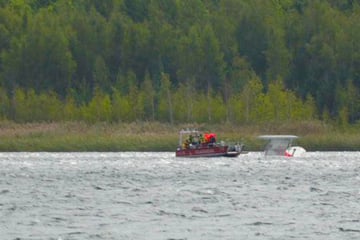 Boot auf dem Goitzschesee wird von Böe erfasst und kentert
