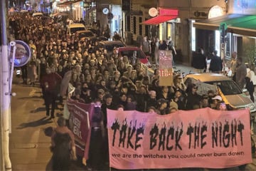 Dresden: Ohne Männer, gegen sexuelle Gewalt: Über 600 Demonstranten ziehen durch die Neustadt