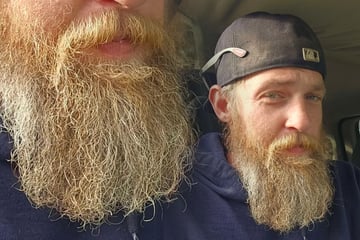 Mann rasiert sich nach 20 Jahren zum ersten Mal den Bart und sorgt für heftige Verwandlung