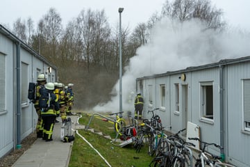 Feuer in Wohncontainer einer Asylunterkunft! Eine Person zwischenzeitlich vermisst
