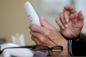 60.000 Euro weg: Falscher Bankmitarbeiter bringt Seniorin um Erspartes