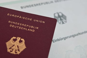 Lange Wartezeiten auf deutschen Pass: Darum ist in NRW-Kommunen Geduld gefragt