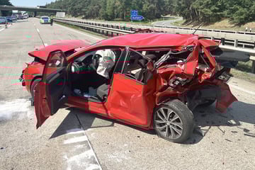 Unfall A1: Autofahrer erkennt Stau zu spät und löst Kettenreaktion aus: Fünf Verletzte