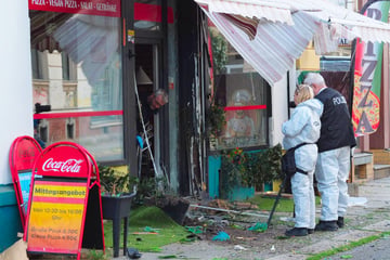 Leipzig: Leipziger Pizzeria-Chef nach heftiger Explosion entsetzt: "Ich darf nicht reingehen"