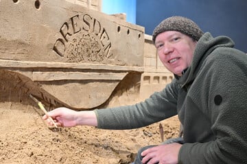 Ein Dampfer auf dem Trockenen: "Dresden" ankert jetzt in Oskarshausen