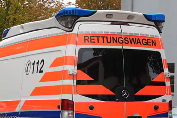 Lkw rammt Rettungswagen - und fährt einfach weiter
