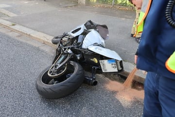 Chemnitz: Verfolgungsfahrt endet in Unfall: Biker in Chemnitz schwer verletzt