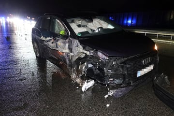 Unfall A4: Schwerer Unfall auf A4 in Chemnitz: Audi völlig zerstört