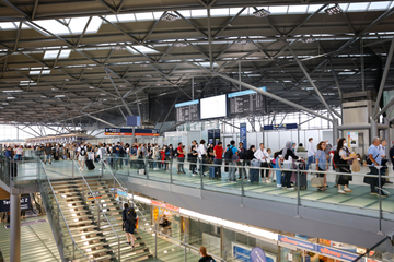 Am Flughafen Köln/Bonn klickten die Handschellen: Polizei nimmt Sexualstraftäter fest!