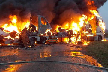 Wohnmobil und Sattelzug komplett ausgebrannt: L116 gesperrt