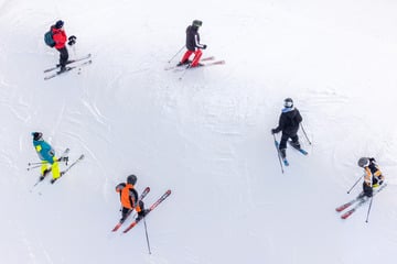 Wintersportler zieht es auch nach Frühlingsanfang an Skilifte im Thüringer Wald