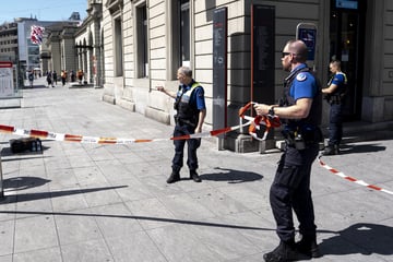 Terroranschlag an Schweizer Bahnhof: Mann sticht auf Passanten ein