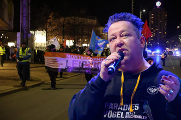 Leipzig: "Wollen Zeichen setzen": Prinzen-Frontmann ruft zu Demo gegen Montags-spaziergänge auf