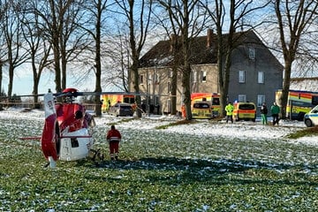 Bluttat in Brandenburg: Jugendlicher und Frau in Mehrfamilienhaus erstochen