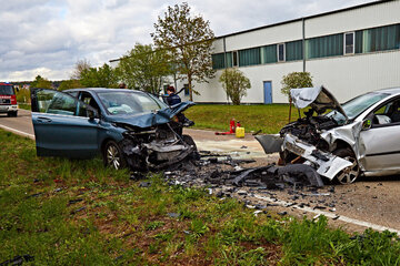Tödlicher Frontal-Crash im Gegenverkehr: Mann (†38) stirbt bei Unfall mit Seniorin