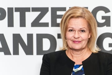 Wahlkampf in Hessen: Bundes-Innenministerin Faeser plädiert für neue Grenzkontrollen