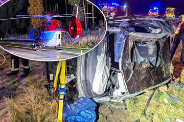 Unfall A9: Heftiger Unfall auf A9: Fahrer aus Mercedes geschleudert und darunter begraben