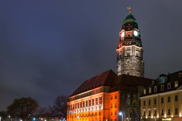 Dresden: Dresdner Rathausturm hat Grund zum Strahlen