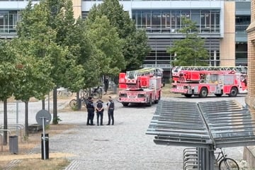 Leipzig: Feuerwehreinsatz beim MDR: Schwelbrand bricht im Serverraum aus