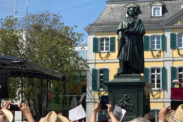 Bonn hat seinen Beethoven zurück: Historisches Spektakel um restauriertes Denkmal