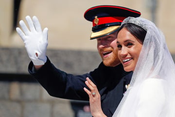 Meghan teilt Knutschfotos von ihrer Hochzeit mit Prinz Harry