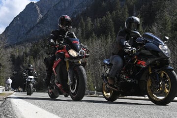Biker irritiert Polizei nach gefährlichem Manöver: "Vermisse Rennstrecke"