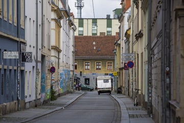 Dresden: Jugendlicher in der Neustadt bedroht und ausgeraubt: 18-Jähriger landet in U-Haft