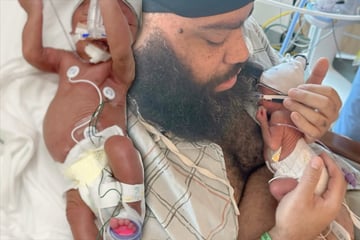 Zwillings-Frühchen treffen nach Geburt auf Intensivstation aufeinander: Was dann geschieht, berührt alle