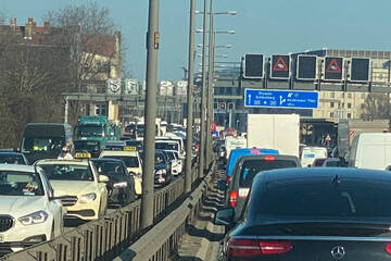 Berlin: Verkehrschaos in Berlin: Dicker Stau auf der Stadtautobahn A100