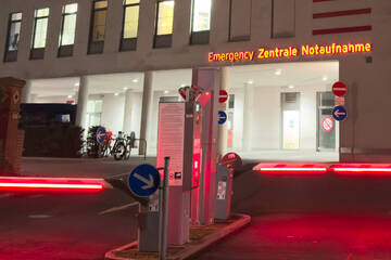 Berlin: Patient wird ins Krankenhaus gebracht, dann schlägt er plötzlich zu
