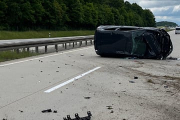 Unfall A4: Vollsperrung auf A4 nach Unfall mit Überschlag - Wo steckt der Verursacher?
