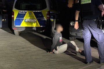 Messerattacke: Streit in Mehrfamilienhaus ausgeartet: 20-Jähriger sticht mehrfach zu