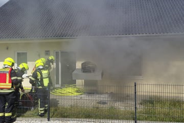 Chemnitz: Feuerwehreinsatz in Chemnitz: Einfamilienhaus in Flammen