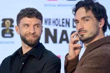 Thomas Müller und Mats Hummels wollen bei Erstliga-Klub einsteigen