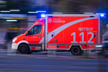 Berlin: Pistolen, Messer, Pfefferspray: Mob jagt 20-Jährigen durch Berlin