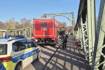 Erneuter Einsatz an der Glienicker Brücke: Leblose Person aus der Havel geborgen