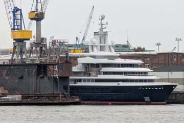 Hamburg: Beschlagnahmte Luxus-Jacht "Luna" steht plötzlich zum Verkauf - für 270 Millionen Euro