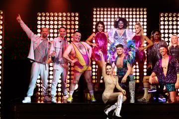 Hamburg: Glamouröse Disco-Varieté-Show feiert Comeback: "VELVET" zurück in Hamburg