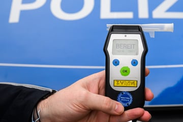 Mann weist unvorstellbaren Promillewert auf: Polizei prüft Messgerät