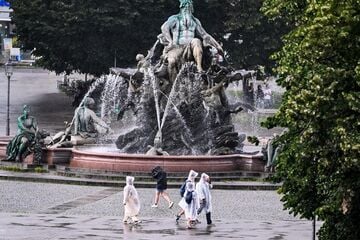 Berlin: Berliner Neptunbrunnen wird komplett saniert: Umbau kostet mehr als eine Million Euro