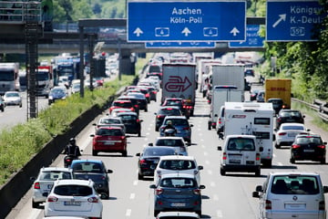 Unfall A4: Unfall mit mehreren Fahrzeugen: A4 bei Köln in beiden Richtungen gesperrt