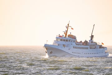 Bis zu fünf Meter hohe Wellen: Ausfälle im Schiffsverkehr nach Helgoland
