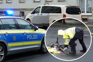 Unfall in der Neustadt: Radfahrerin nach Kollision mit Taxi bewusstlos